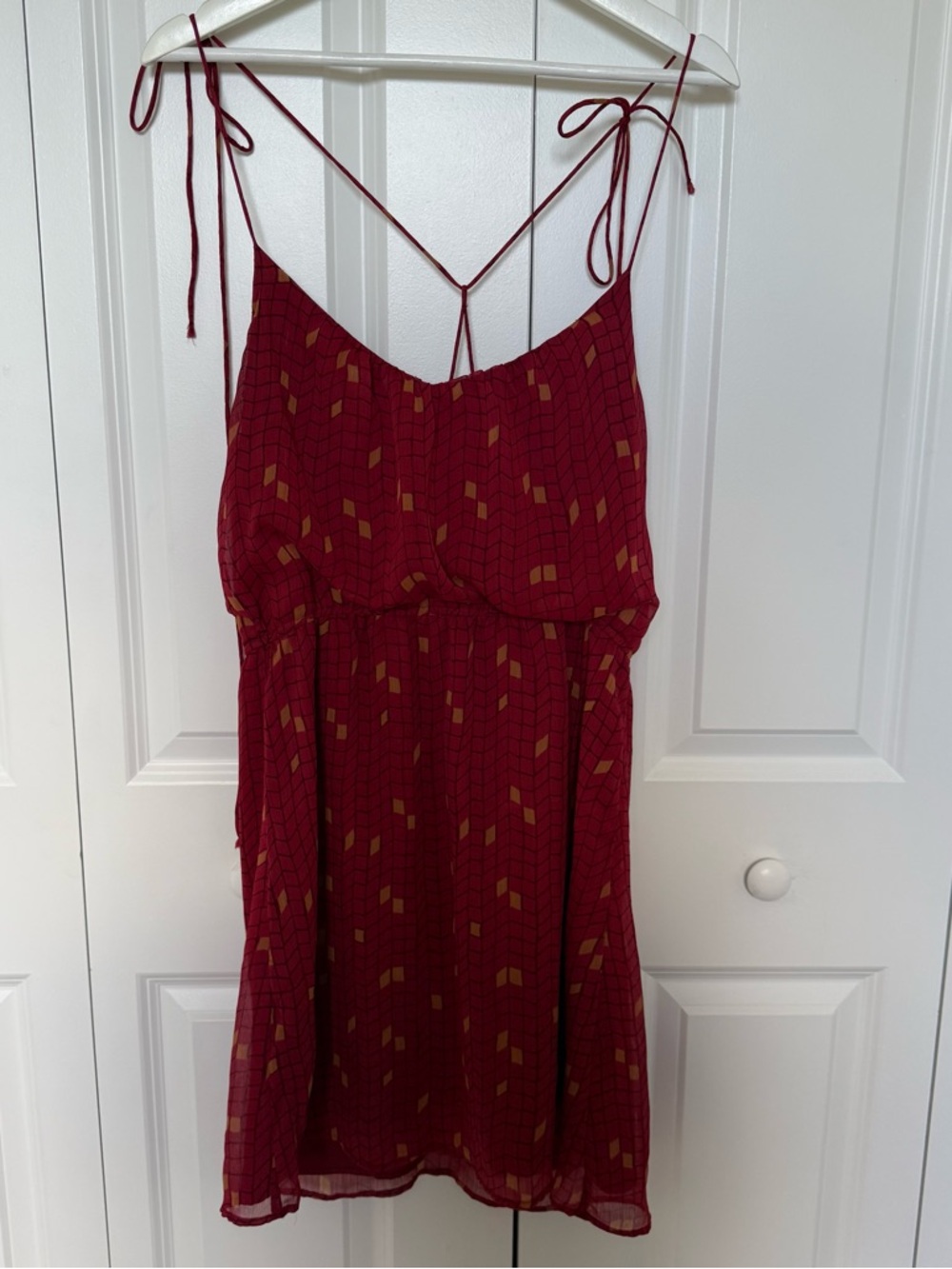 Roxy‎ Red Geometric Print Short Sundress Size L Tie Back Empire Waist Babydoll